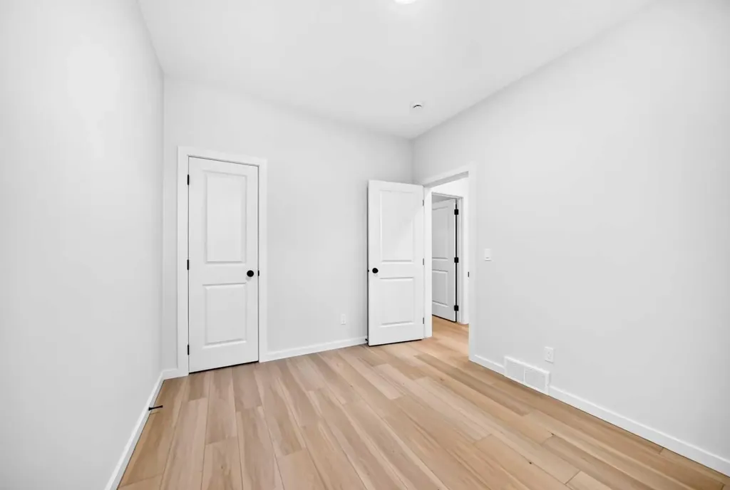 18 Osprey Hill Bay SW Calgary AB T3B 6S2