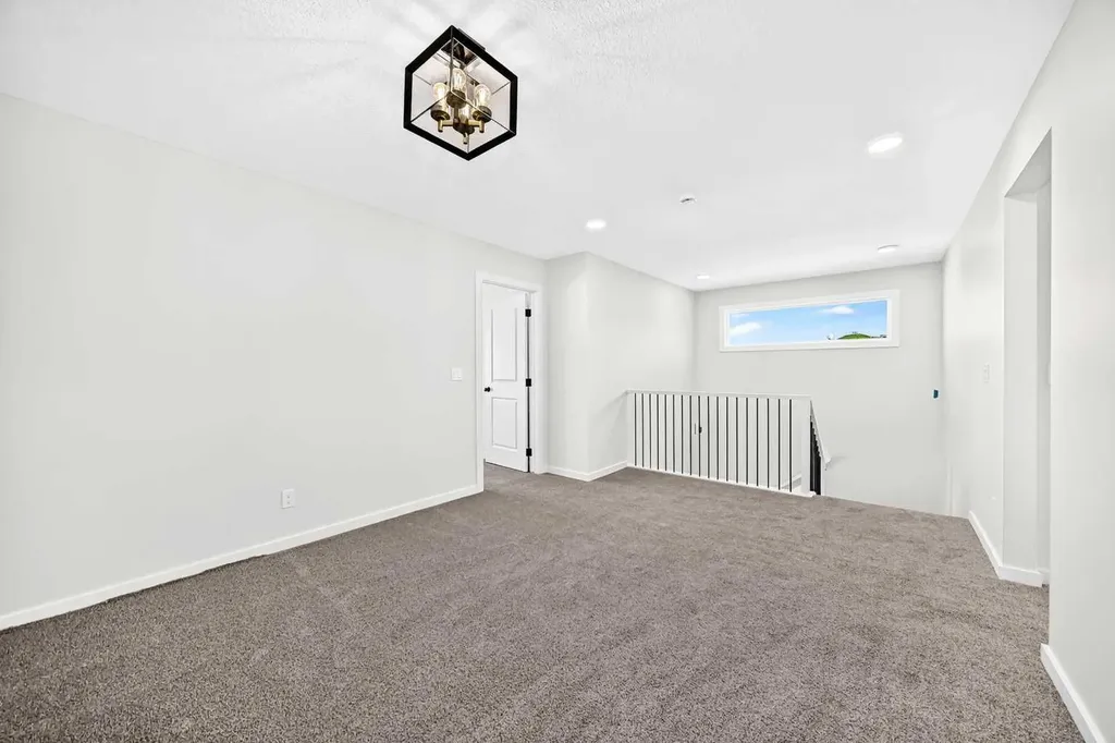 18 Osprey Hill Bay SW Calgary AB T3B 6S2