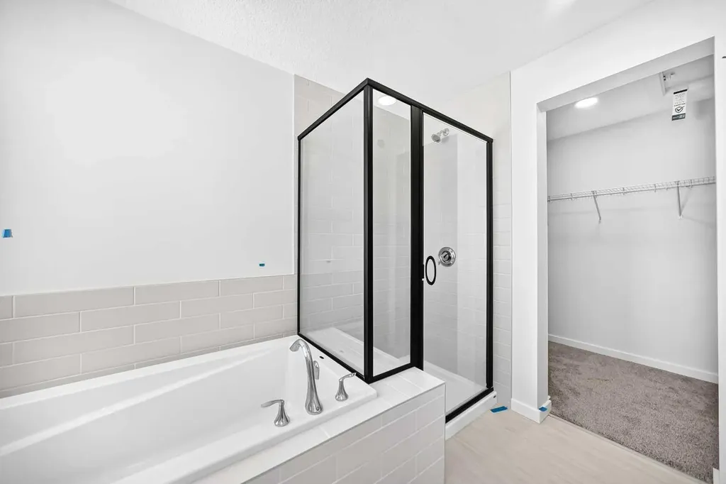 18 Osprey Hill Bay SW Calgary AB T3B 6S2