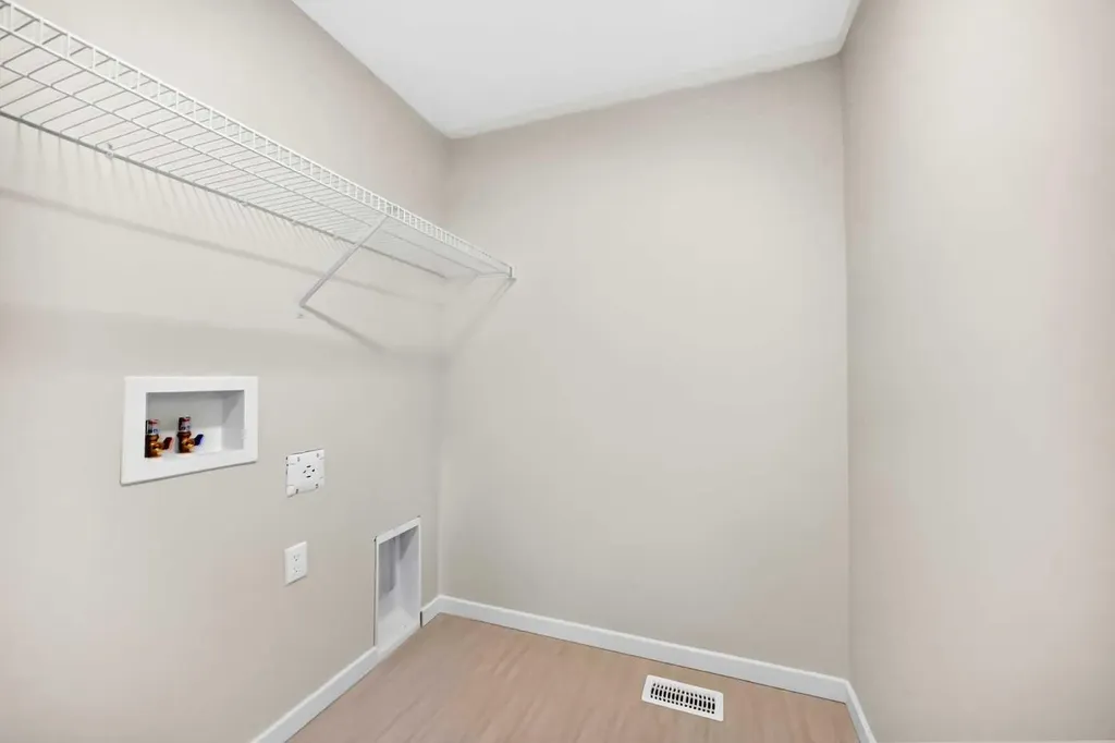 18 Osprey Hill Bay SW Calgary AB T3B 6S2
