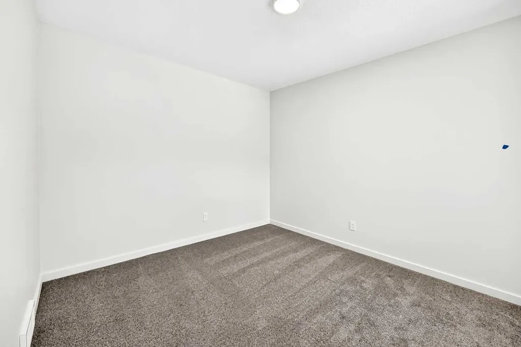 18 Osprey Hill Bay SW Calgary AB T3B 6S2
