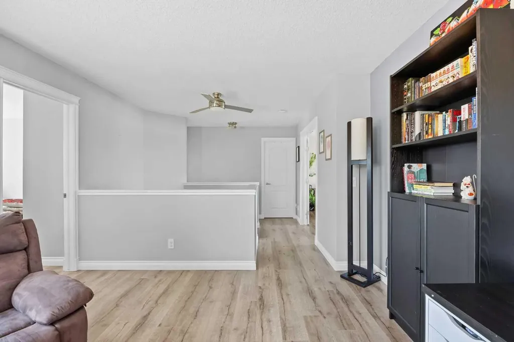 18 Hidden Creek Manor NW Calgary AB T3A 6L7