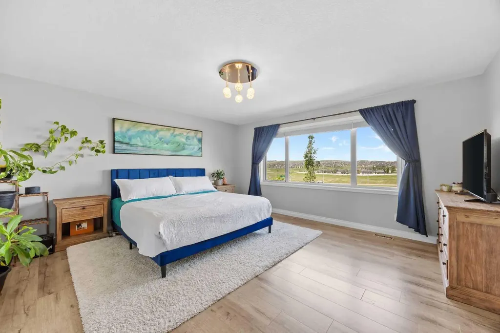 18 Hidden Creek Manor NW Calgary AB T3A 6L7