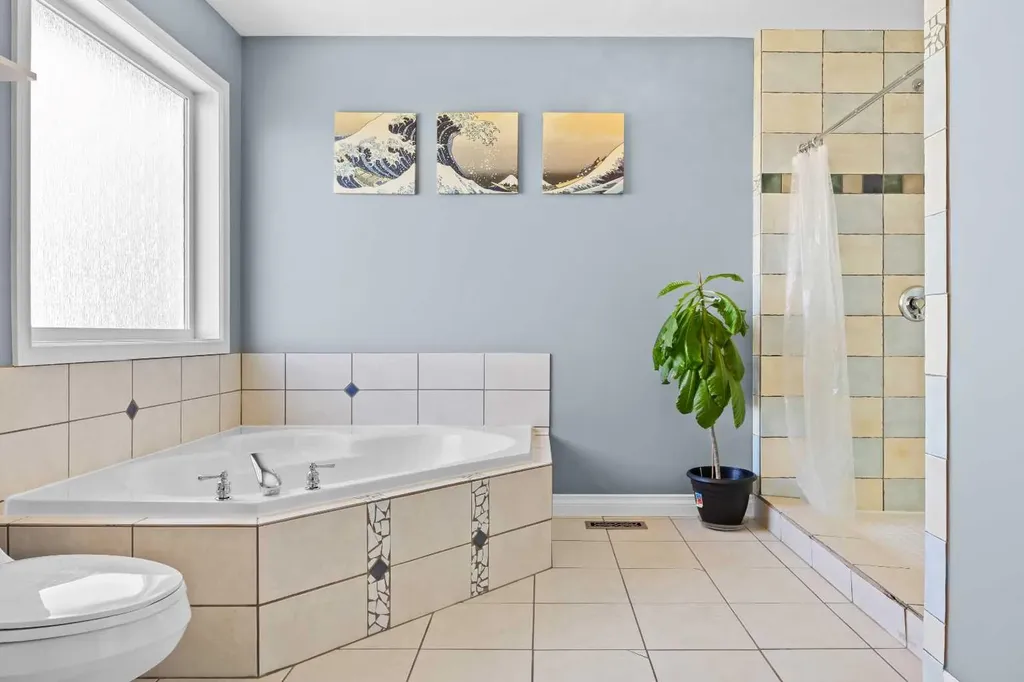 18 Hidden Creek Manor NW Calgary AB T3A 6L7