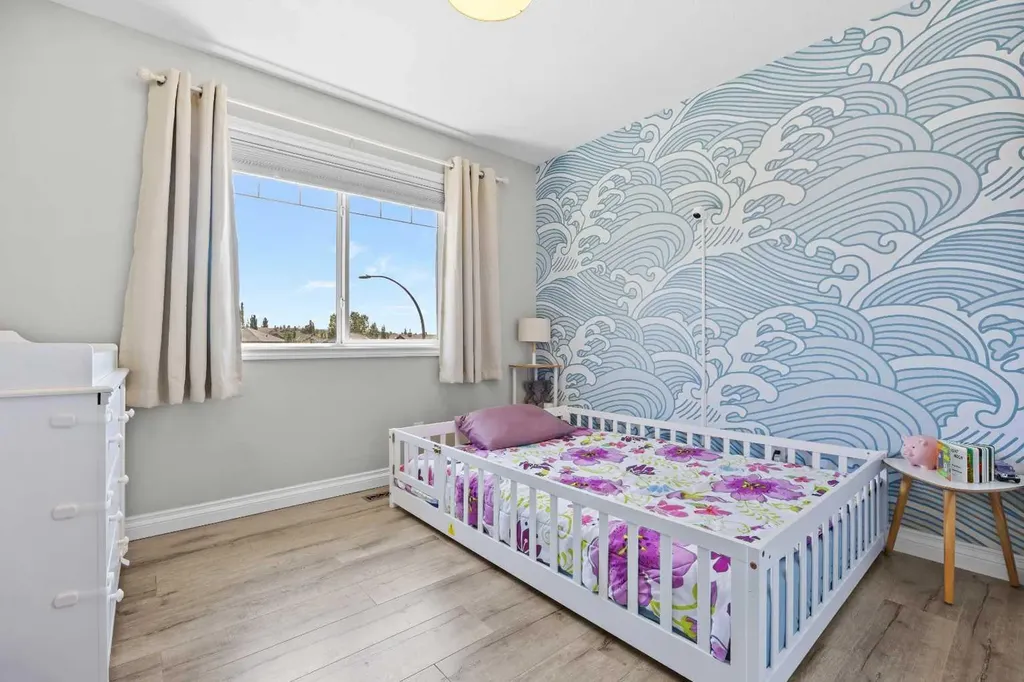 18 Hidden Creek Manor NW Calgary AB T3A 6L7
