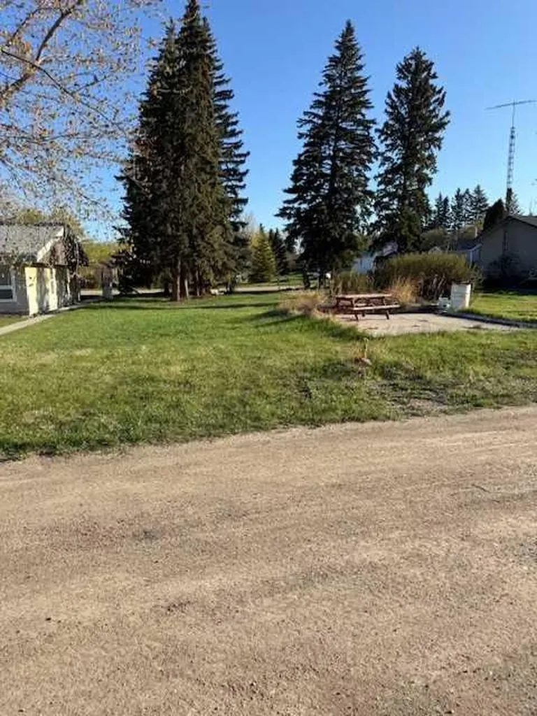 519 4 Avenue Elnora AB T0M 0Y0
