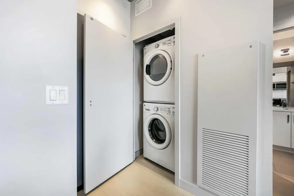 1010 6 Street SW Calgary AB T2R 1B4