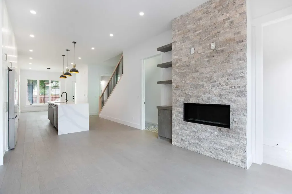 1106 6 Street NE Calgary AB T2E 3Y8