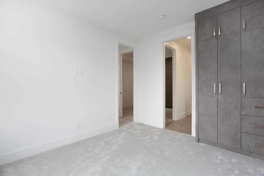 1106 6 Street NE Calgary AB T2E 3Y8