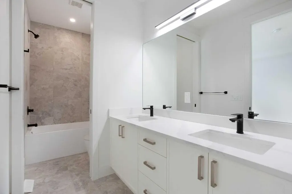 1106 6 Street NE Calgary AB T2E 3Y8