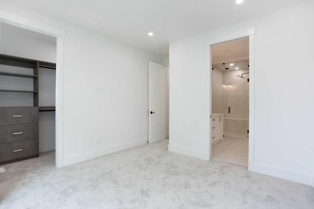 1106 6 Street NE Calgary AB T2E 3Y8