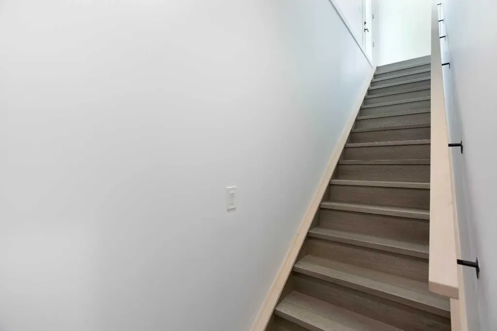 1106 6 Street NE Calgary AB T2E 3Y8