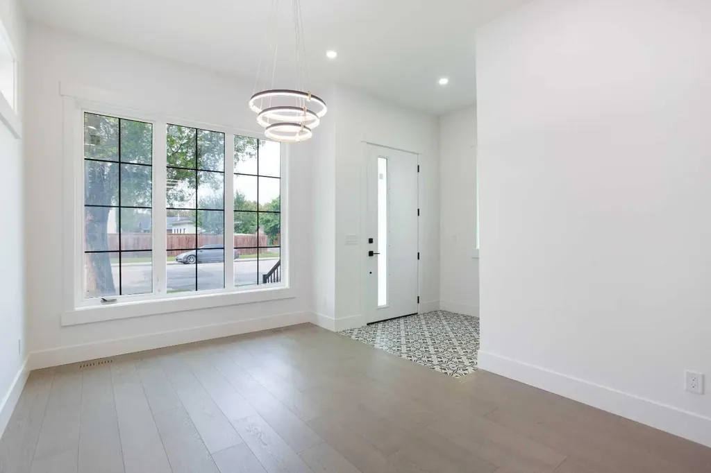 1106 6 Street NE Calgary AB T2E 3Y8