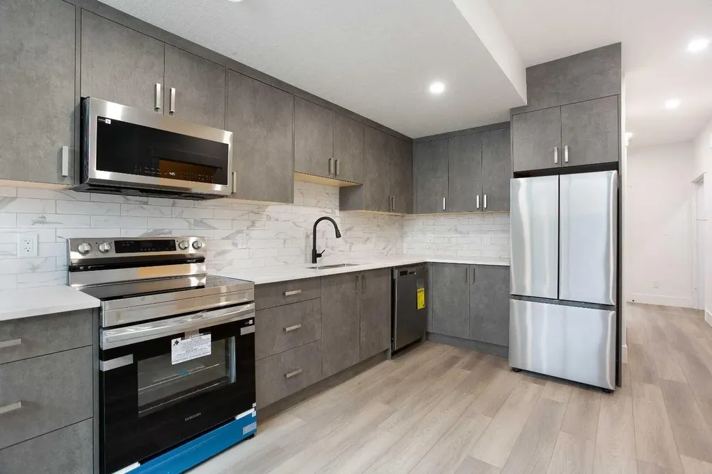 1106 6 Street NE Calgary AB T2E 3Y8