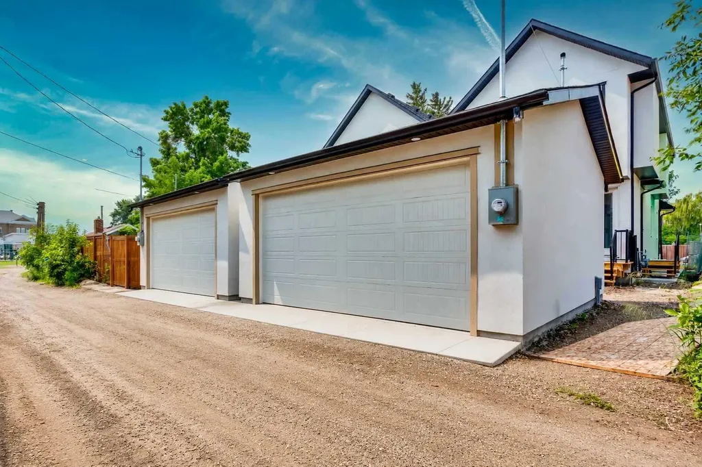 1106 6 Street NE Calgary AB T2E 3Y8