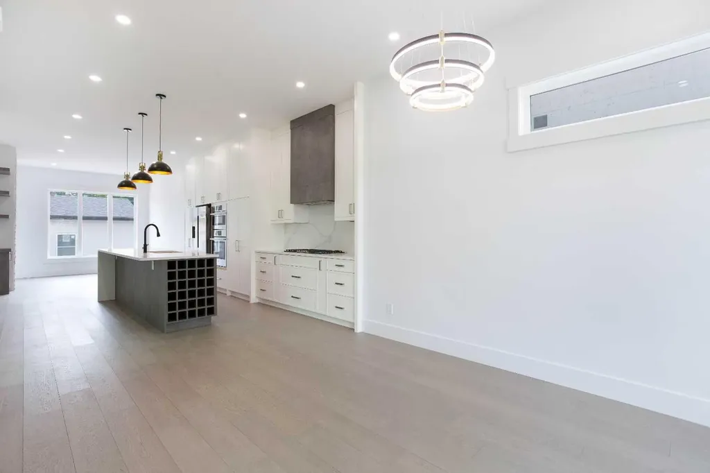 1106 6 Street NE Calgary AB T2E 3Y8