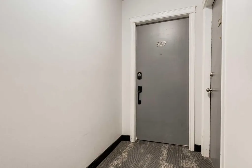 1236 15 Avenue SW Calgary AB T3C0X5