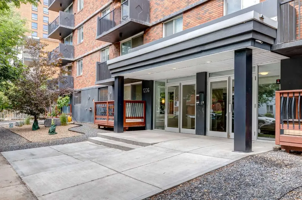 1236 15 Avenue SW Calgary AB T3C0X5