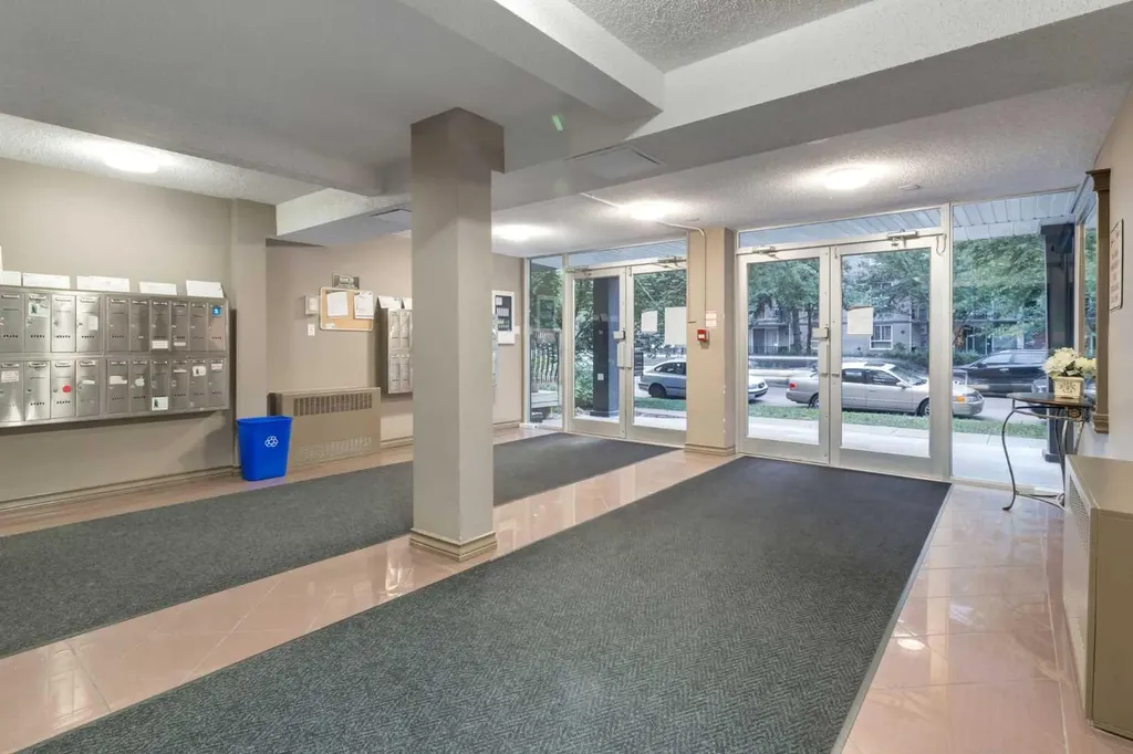 1236 15 Avenue SW Calgary AB T3C0X5