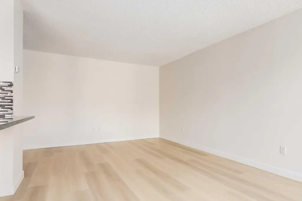 1236 15 Avenue SW Calgary AB T3C0X5