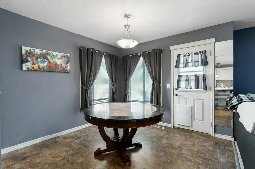 89 Cranarch Grove SE Calgary AB T3M 0T9