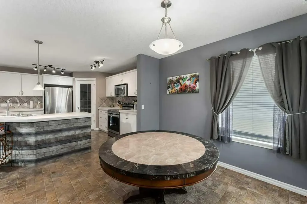 89 Cranarch Grove SE Calgary AB T3M 0T9