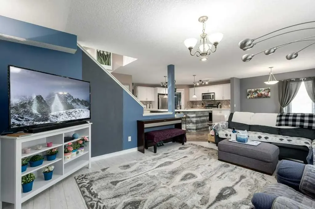 89 Cranarch Grove SE Calgary AB T3M 0T9