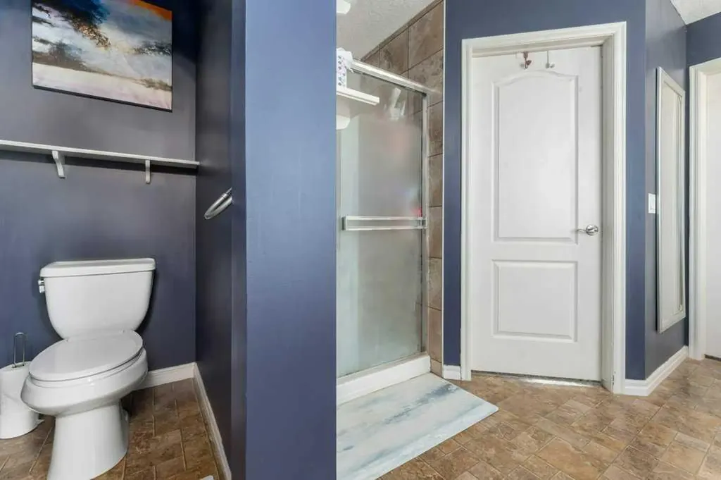 89 Cranarch Grove SE Calgary AB T3M 0T9