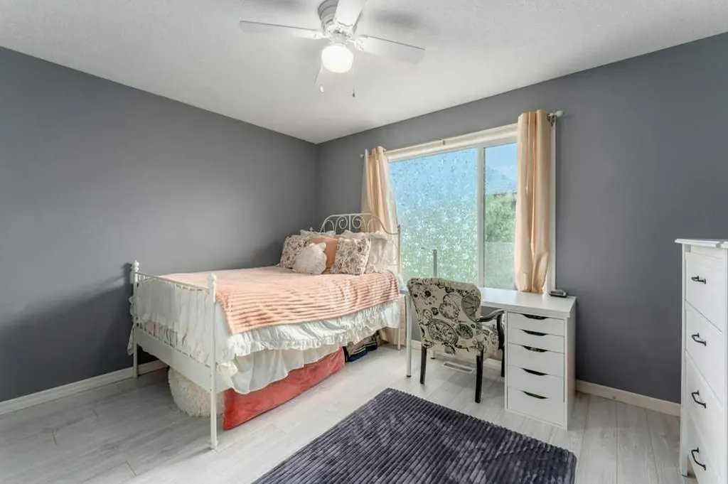 89 Cranarch Grove SE Calgary AB T3M 0T9
