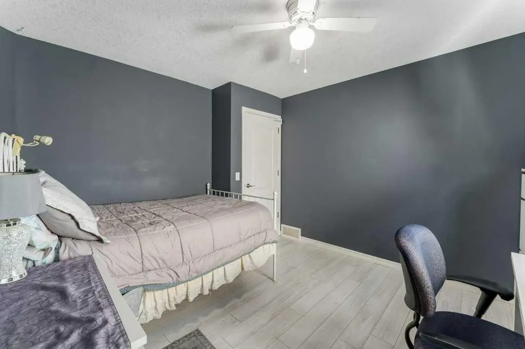 89 Cranarch Grove SE Calgary AB T3M 0T9