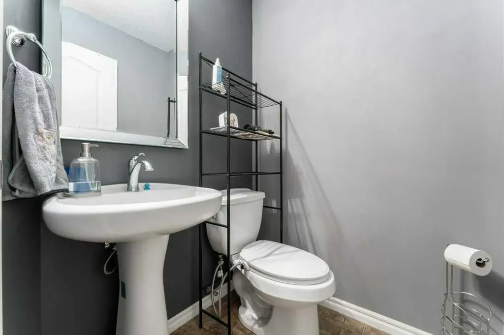 89 Cranarch Grove SE Calgary AB T3M 0T9
