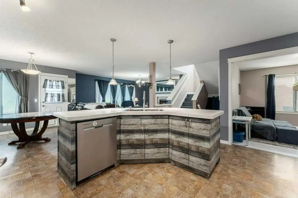 89 Cranarch Grove SE Calgary AB T3M 0T9