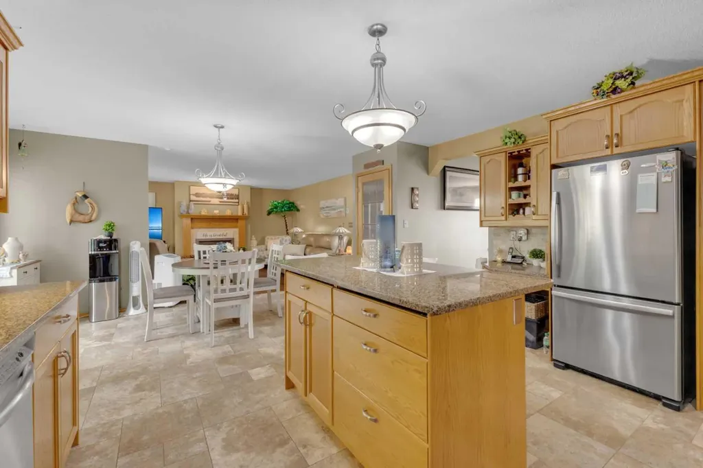 49 Willow Springs Crescent Sylvan Lake AB T4S 1G3