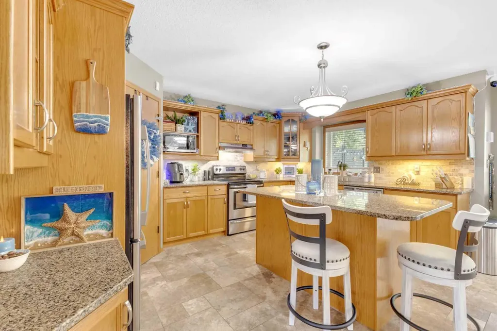 49 Willow Springs Crescent Sylvan Lake AB T4S 1G3