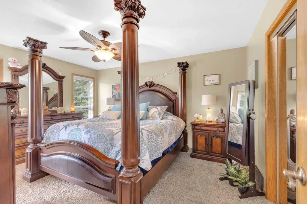 49 Willow Springs Crescent Sylvan Lake AB T4S 1G3