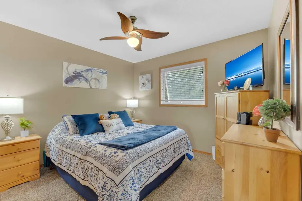 49 Willow Springs Crescent Sylvan Lake AB T4S 1G3
