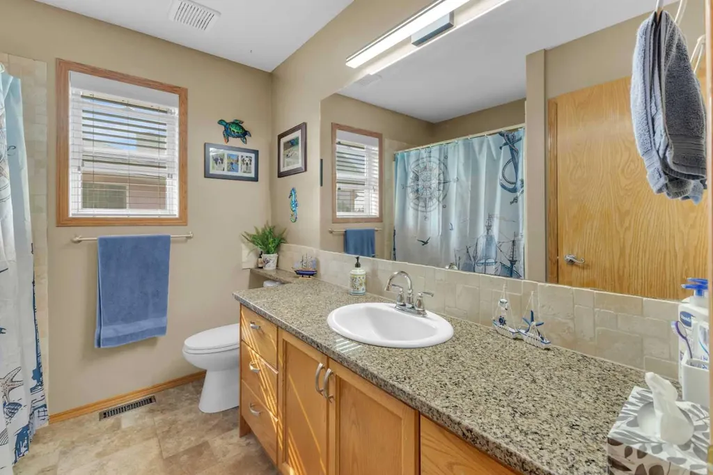 49 Willow Springs Crescent Sylvan Lake AB T4S 1G3