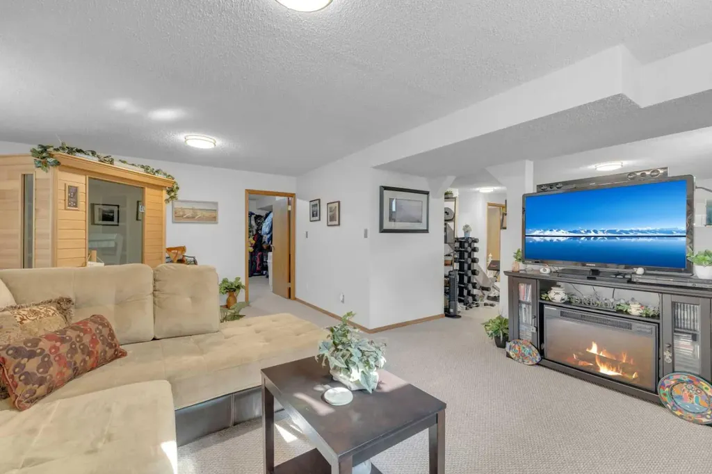 49 Willow Springs Crescent Sylvan Lake AB T4S 1G3