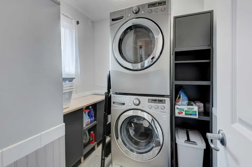 304 Shawcliffe Circle SW Calgary AB T2Y1A4
