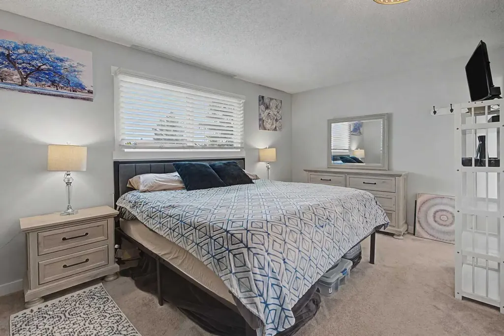 304 Shawcliffe Circle SW Calgary AB T2Y1A4