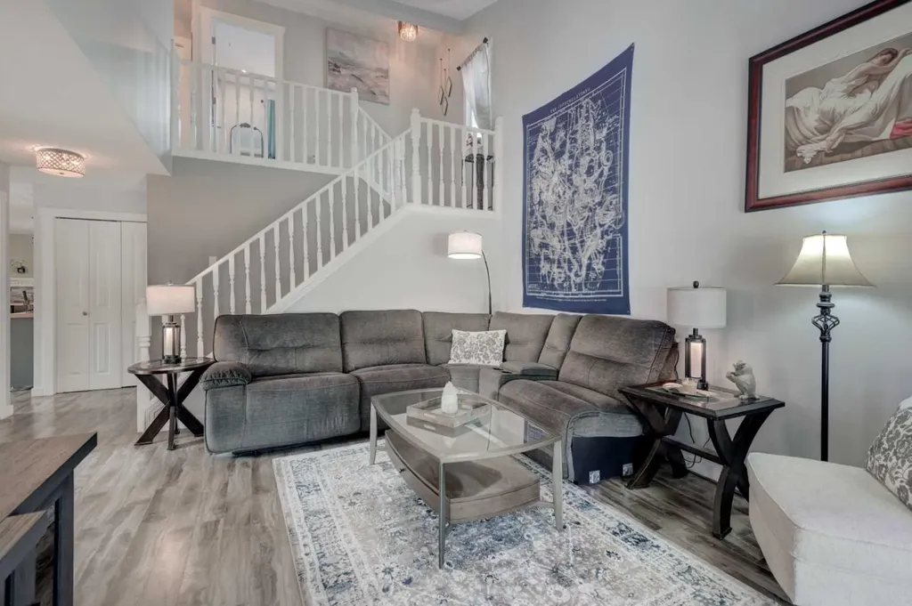 304 Shawcliffe Circle SW Calgary AB T2Y1A4