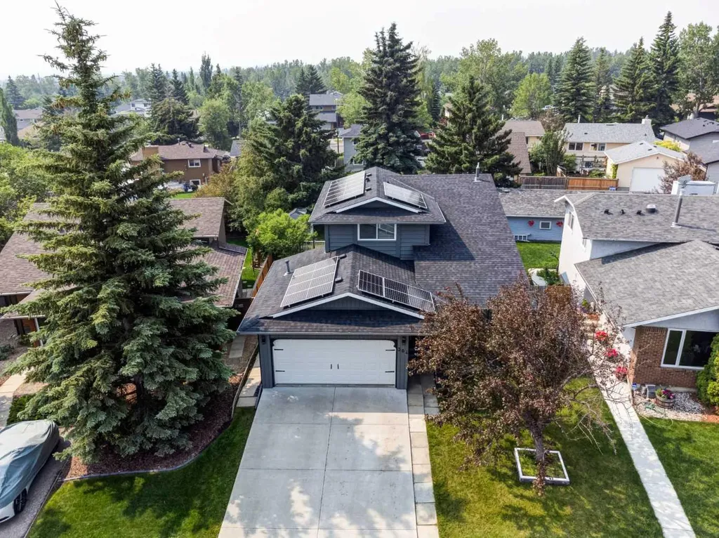 304 Shawcliffe Circle SW Calgary AB T2Y1A4