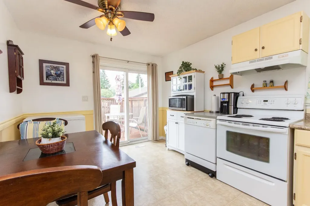 37 Rupert Crescent Red Deer AB T4P 2Y9