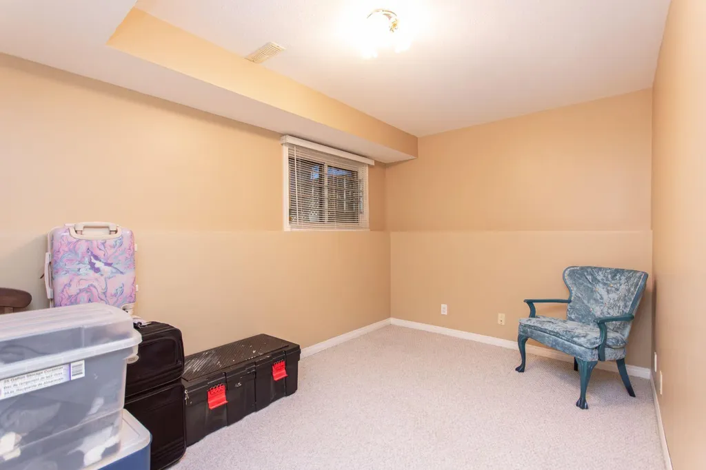 37 Rupert Crescent Red Deer AB T4P 2Y9