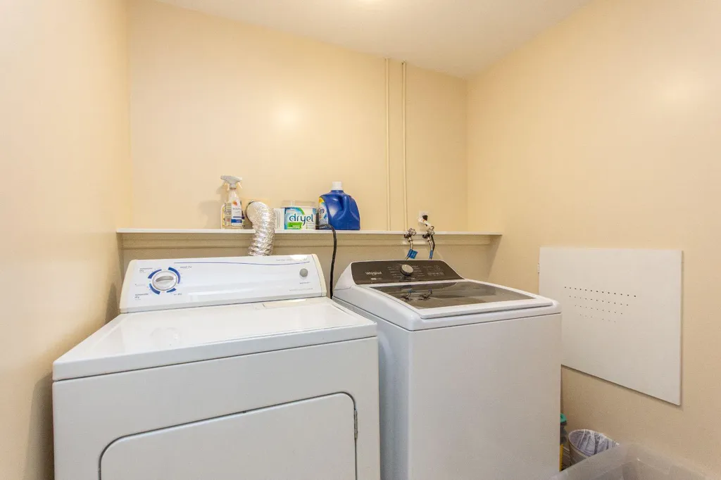 37 Rupert Crescent Red Deer AB T4P 2Y9