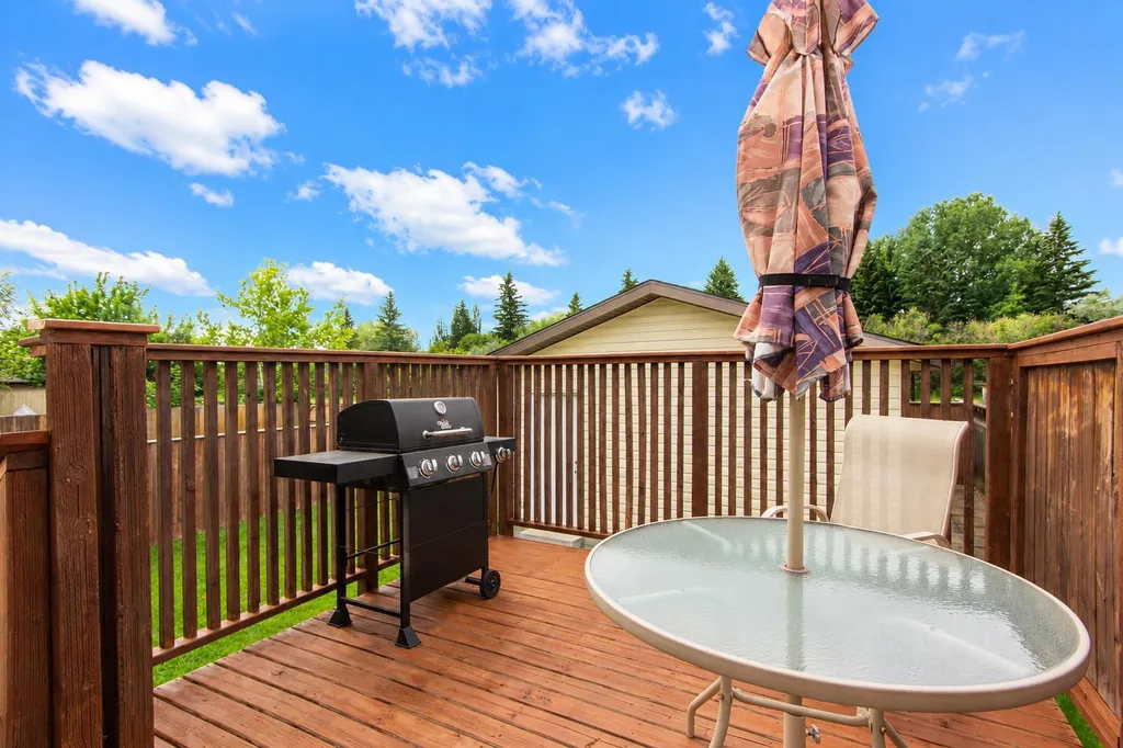 37 Rupert Crescent Red Deer AB T4P 2Y9