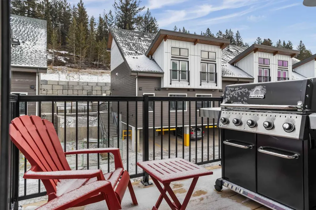 750 Harvie Heights Road Harvie Heights AB T1W 2W2
