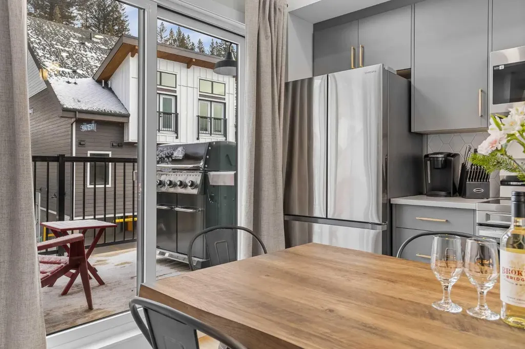 750 Harvie Heights Road Harvie Heights AB T1W 2W2