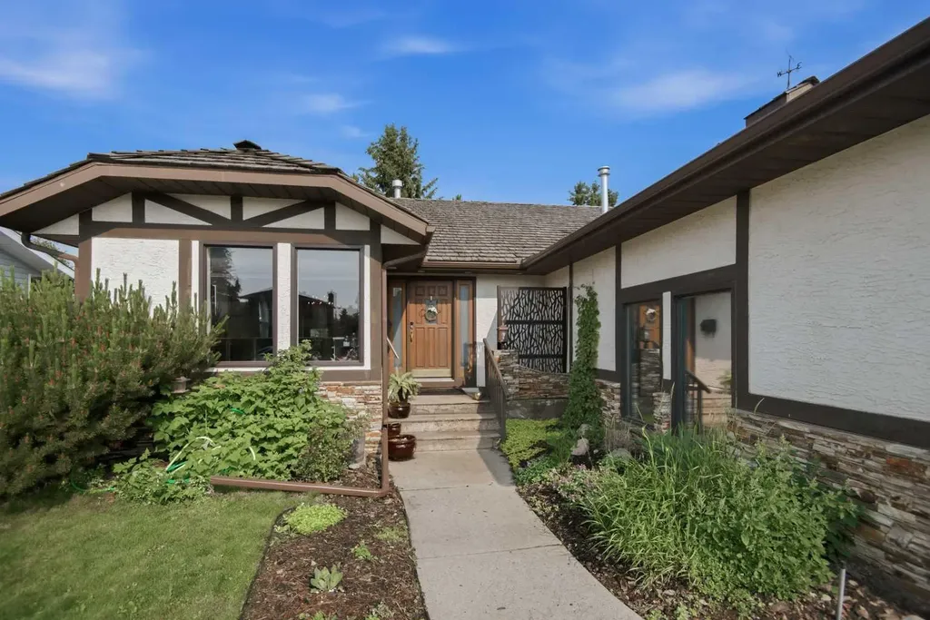 50 Rogers Crescent Red Deer AB T4P 3K5