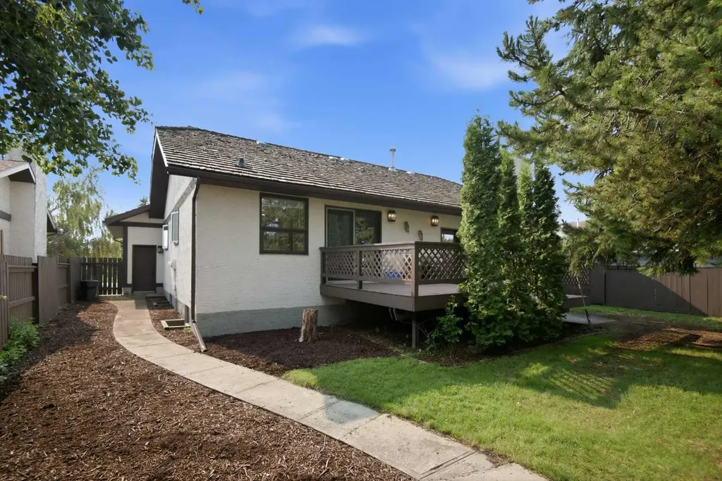 50 Rogers Crescent Red Deer AB T4P 3K5